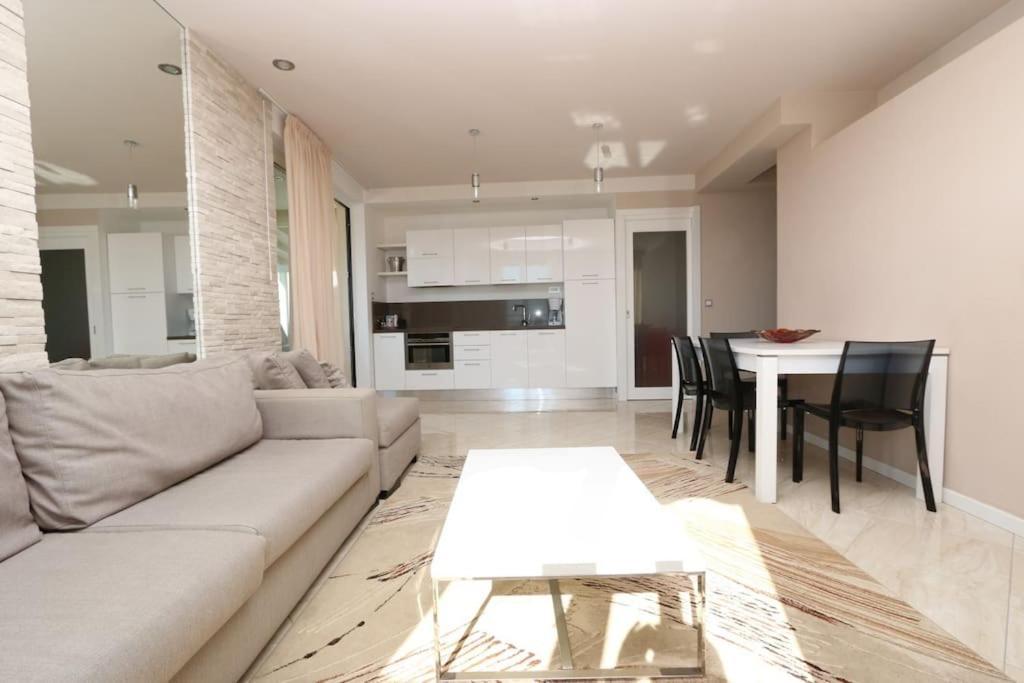 Kristal Paris Apartma Novalja