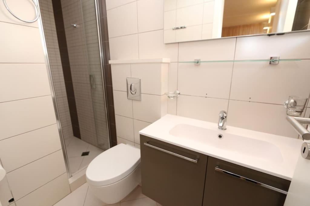 Kristal Paris Apartma Novalja