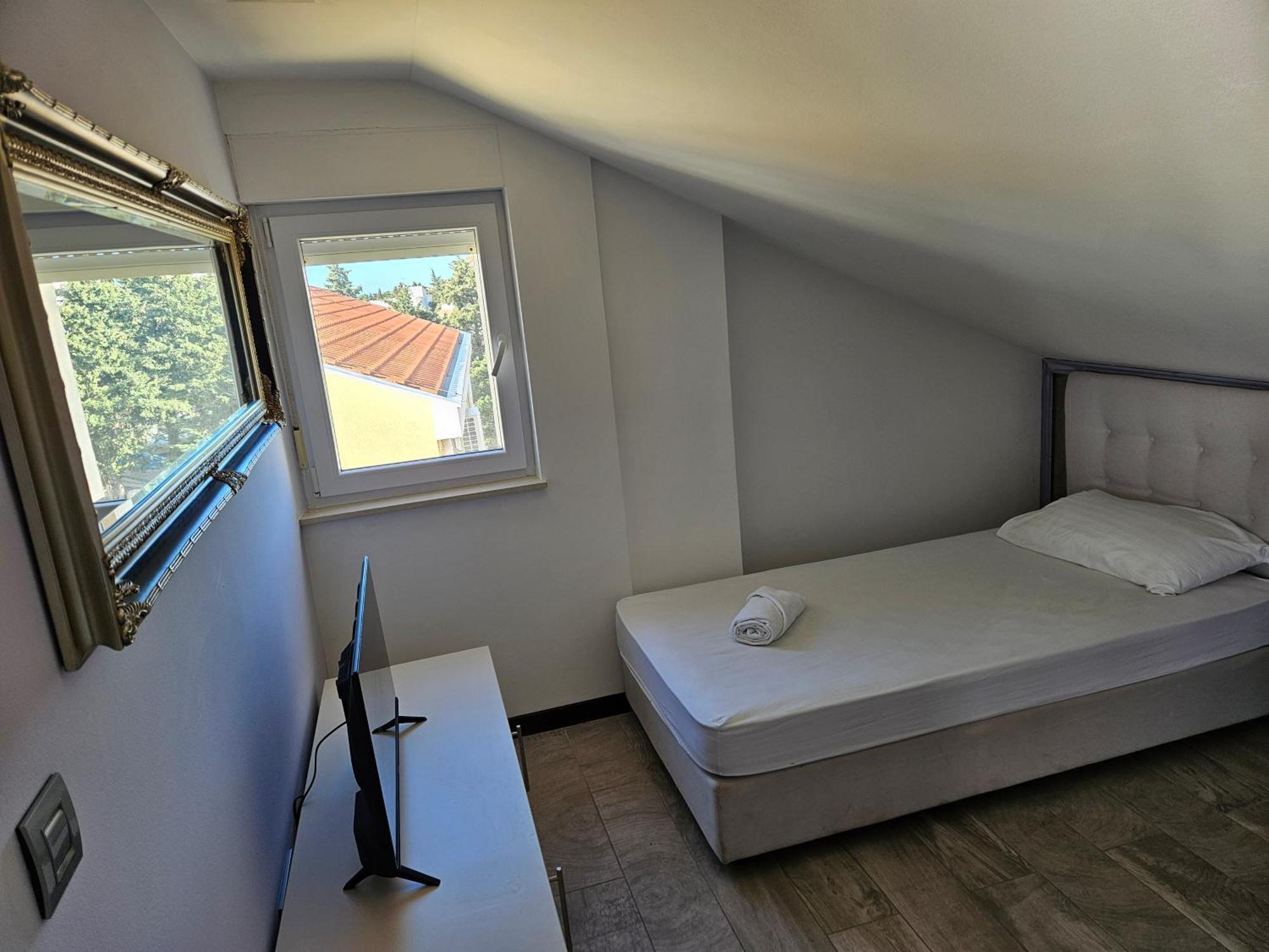 Kristal Paris Apartma Novalja